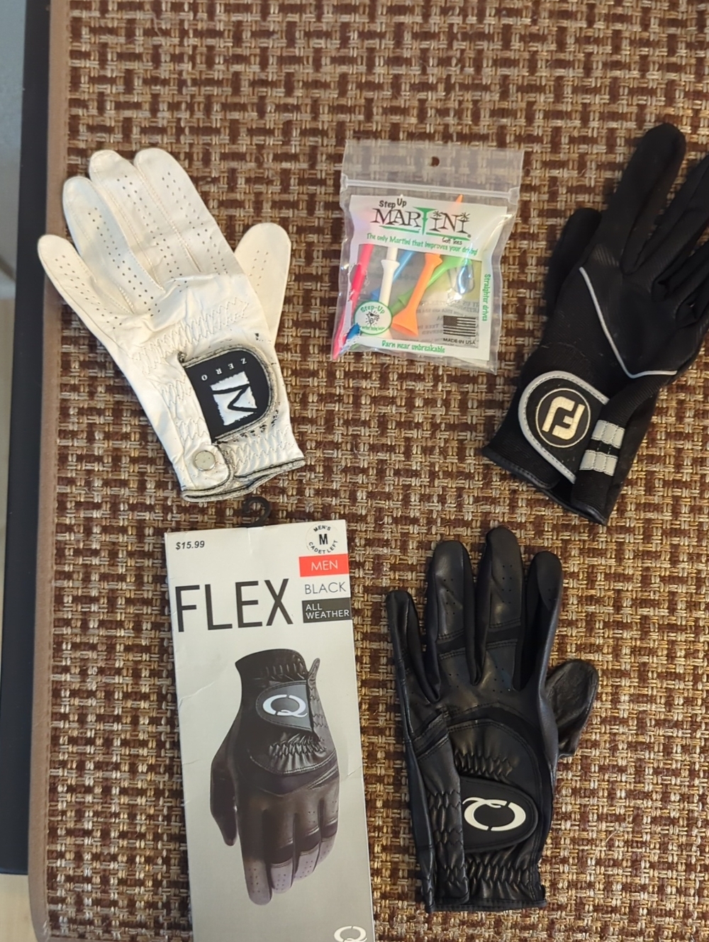 Fun Golf Tees Men's Golf Gloves Left & Right Hand Size Medium Black And White